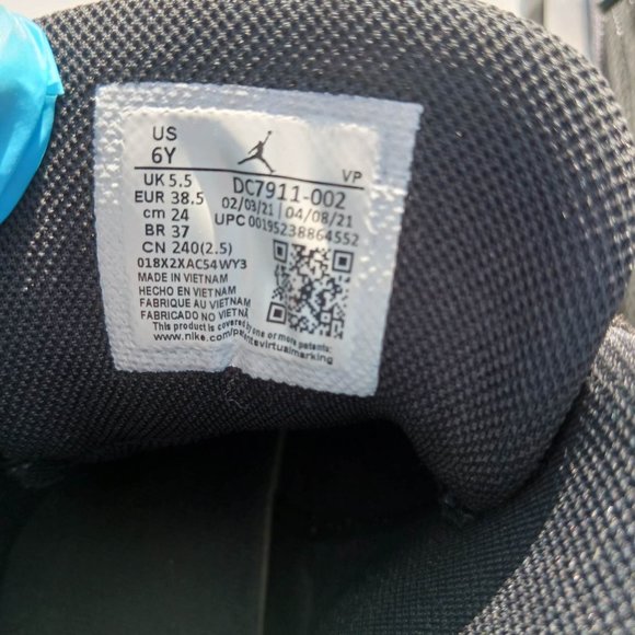 Jordan Pro Strong size 6 Black Grade School kids - Picture 6 of 9